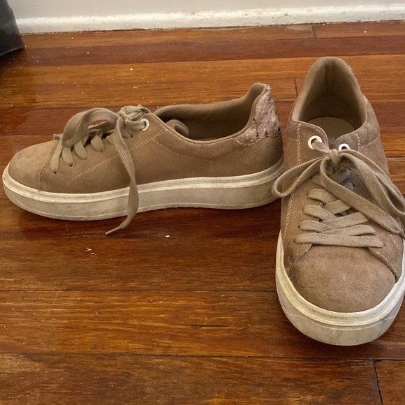 BROWN WOMENS STEVE MADDEN PLATFORM SNEAKERS - Picture 2 of 4